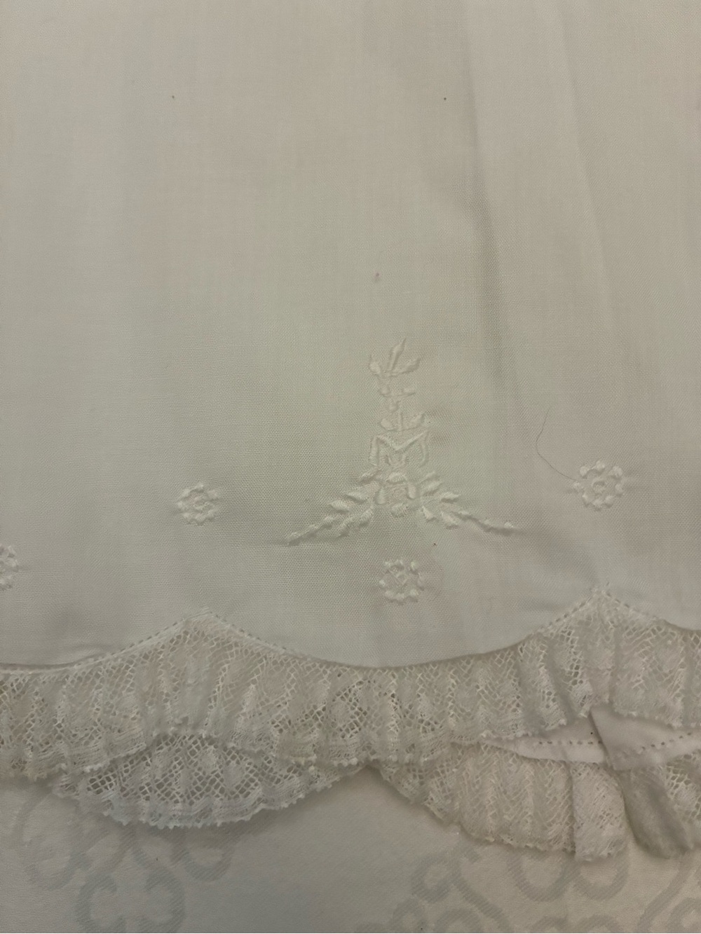 Feltman Brothers new  Christening 2 piece gown - Picture 13 of 15
